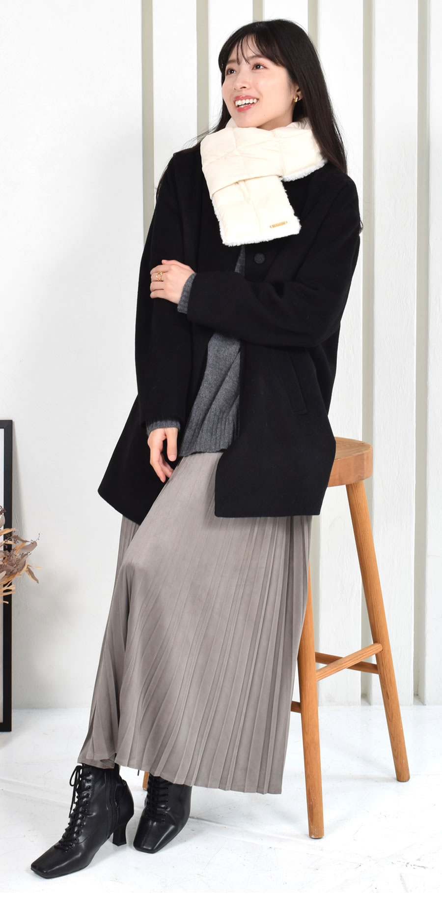 MONCLER フェイクファー切り替え ダウンマフラー MONCLER フェイクファー切り替え ダウンマフラー